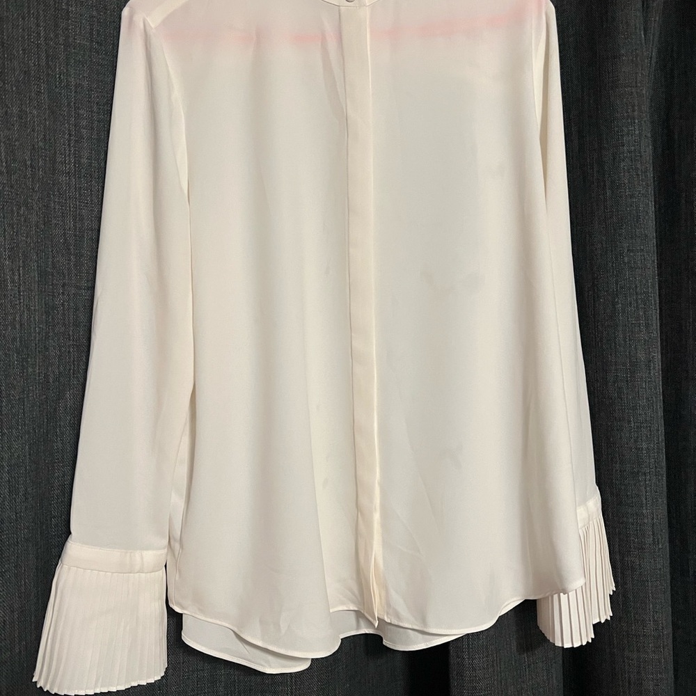 Ann Taylor. Elegant White Pleated Cuff Blouse